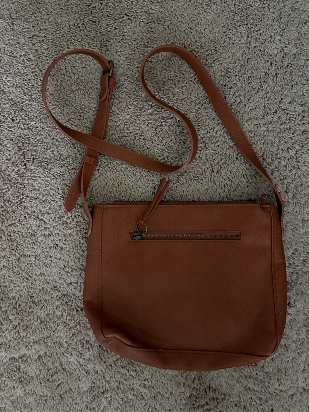 Universal Thread Tan Brown Crossbody Bag with Exterior Zip Pocket